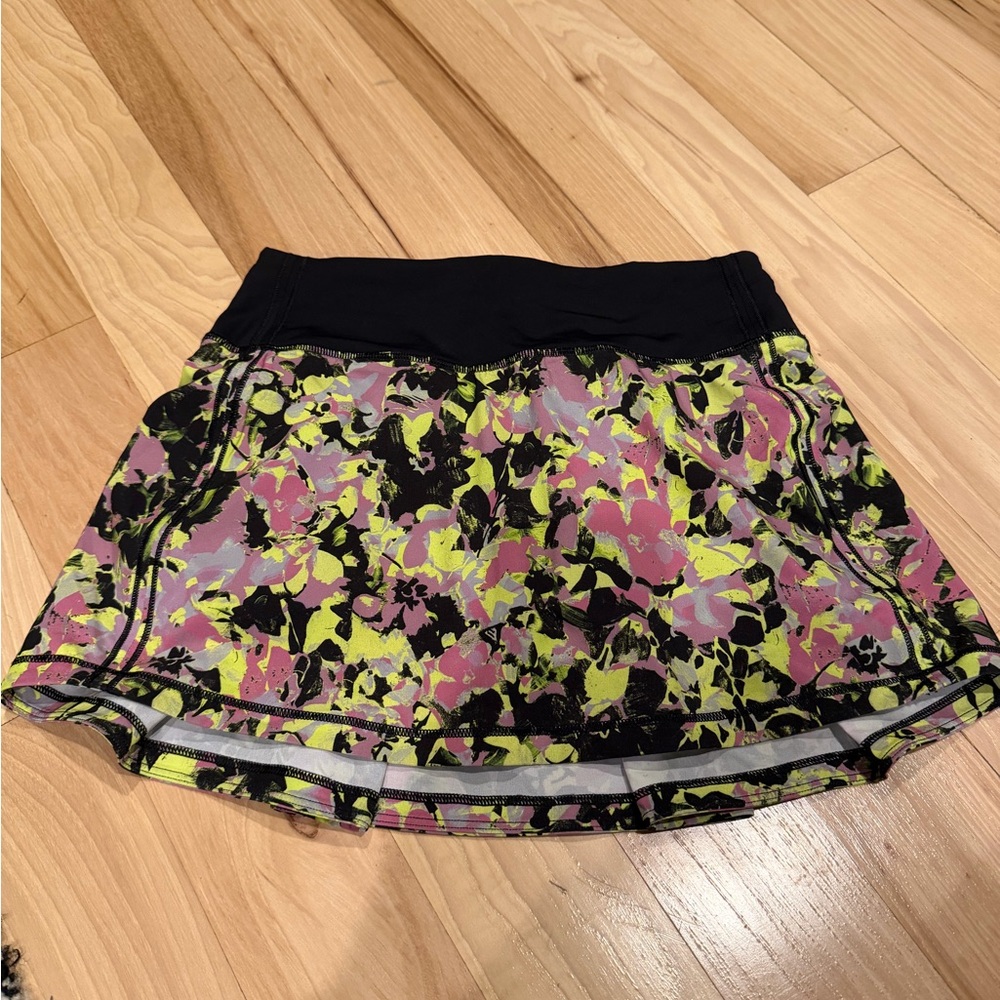 Lululemon Floral tennis Skirt - size 0!